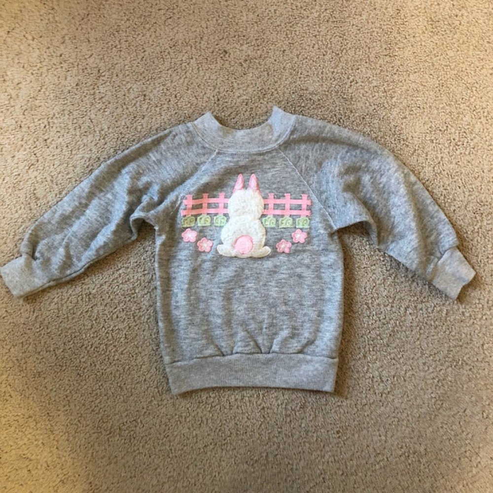Vintage Bordeaux Sport Grey Fuzzy Bunny Sweatshirt (4T)